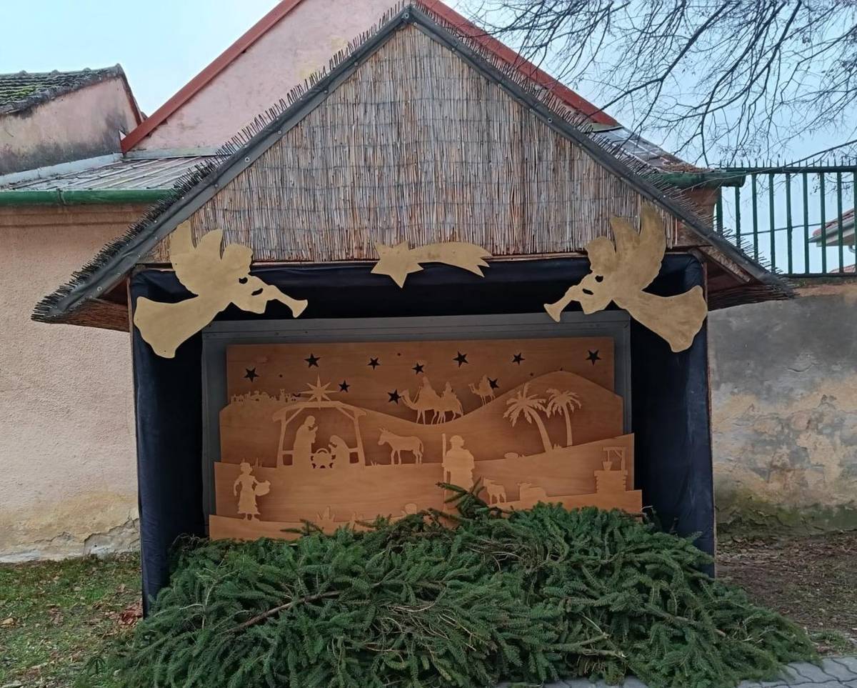 V zariadeniach sociálnych služieb, ktoré pôsobia pod Mestským úradom Piešťany, v týchto dňoch prebiehajú intenzívne prípravy na najkrajšie sviatky roka.