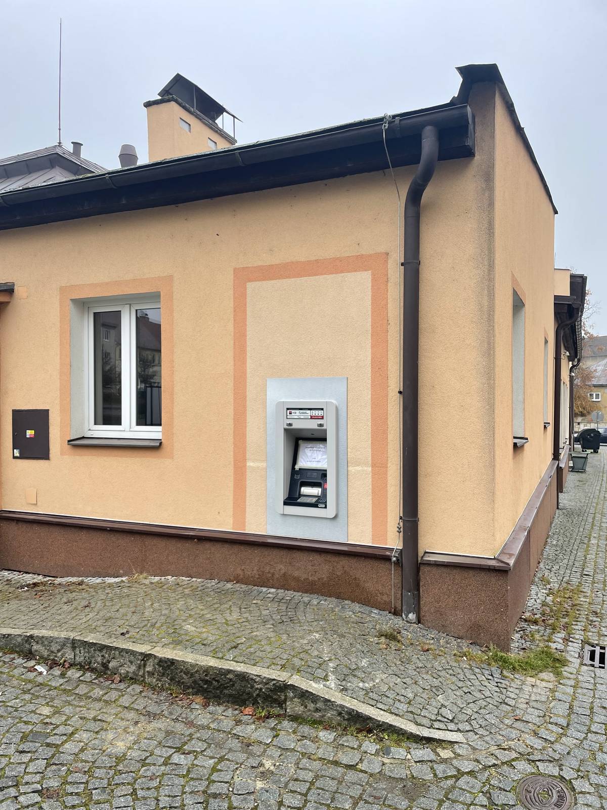 Oznamujeme občanům, že v pátek 5. 12. 2025 bude kolem poledne zprovozněn bankomat s možností výběrů a vkladů. Městys Chodová Planá