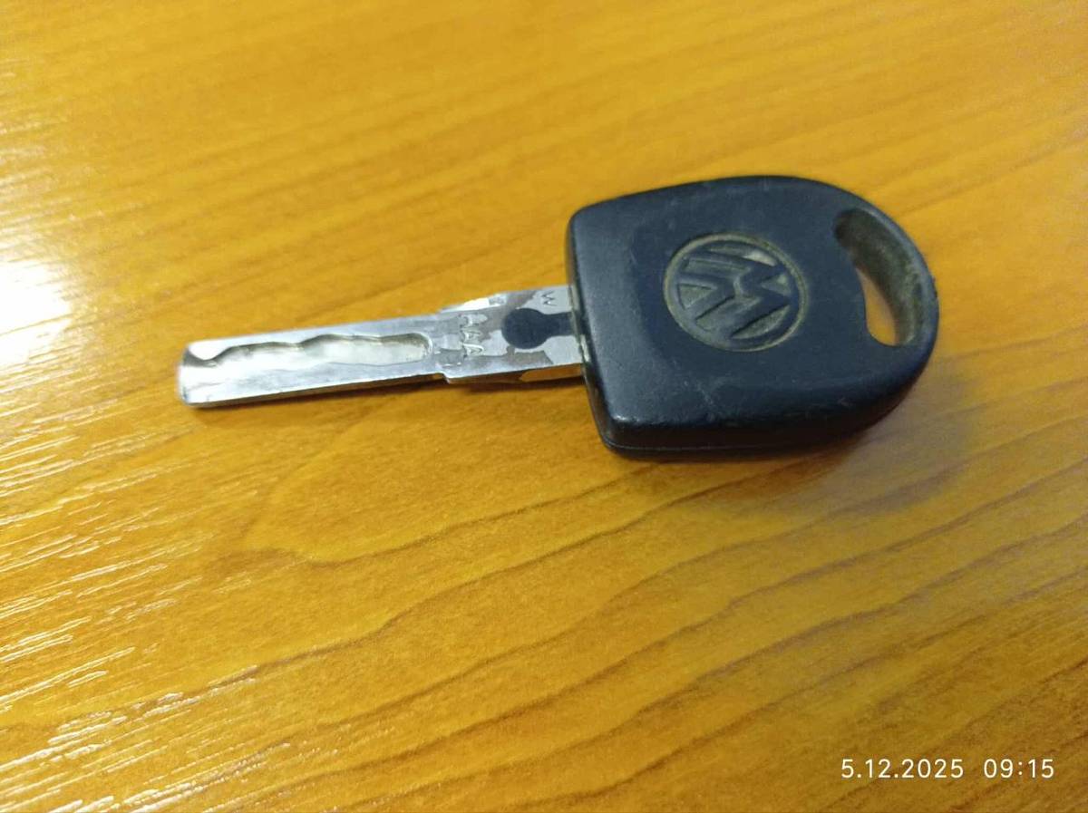 Dne 05.12.2025 byl ve Vamberku nalezen starší autoklíč značky Volkswagen.   Bližší informace poskytne Městská policie Vamberk na telefonu 775 421 870.