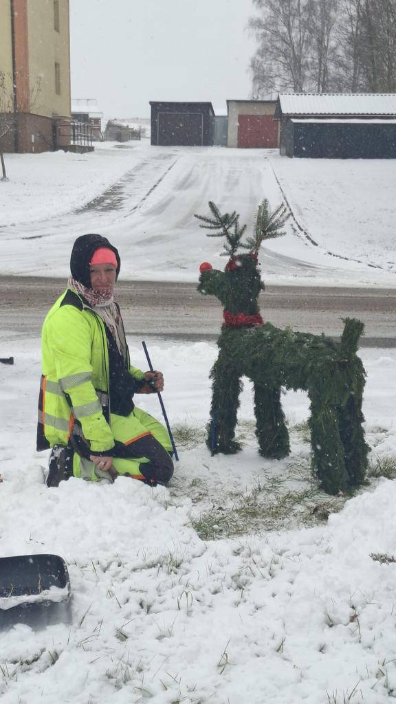 Paní Volhejnová připravila novou vánoční výzdobu naší obce