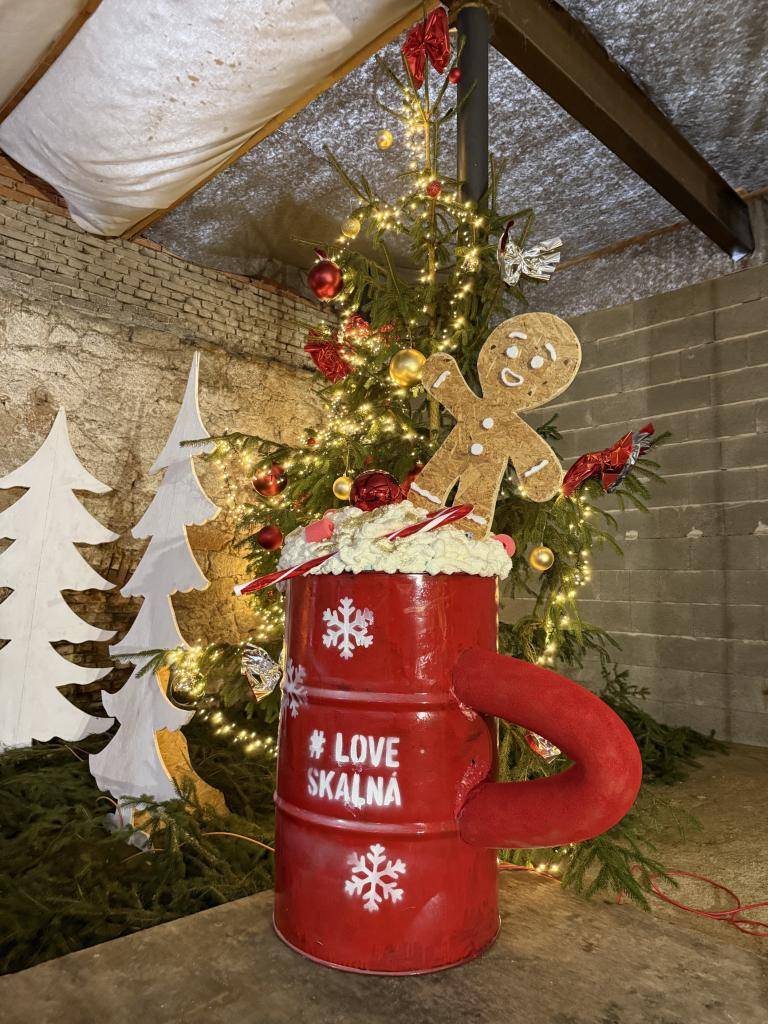 Zítra nás čeká další krásná akce, a to Druhý advent v Horním zámku. Přípravy jsou v plném proudu.