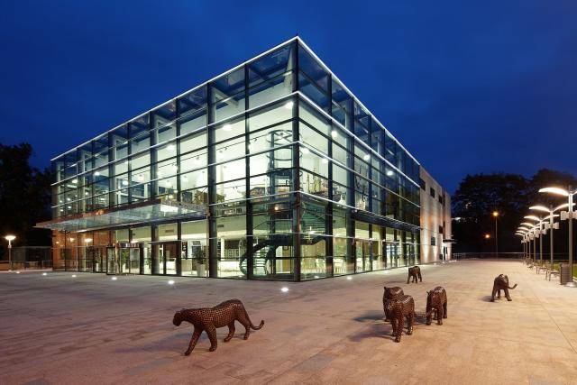 Už známe finální podobu trutnovských oslav konce roku. Přes všechny peripetie a přesuny kvůli novele zákona, která řeší zákaz používání pyrotechniky na vybraných místech, je tu poslední verze programu.                                Číst dál...