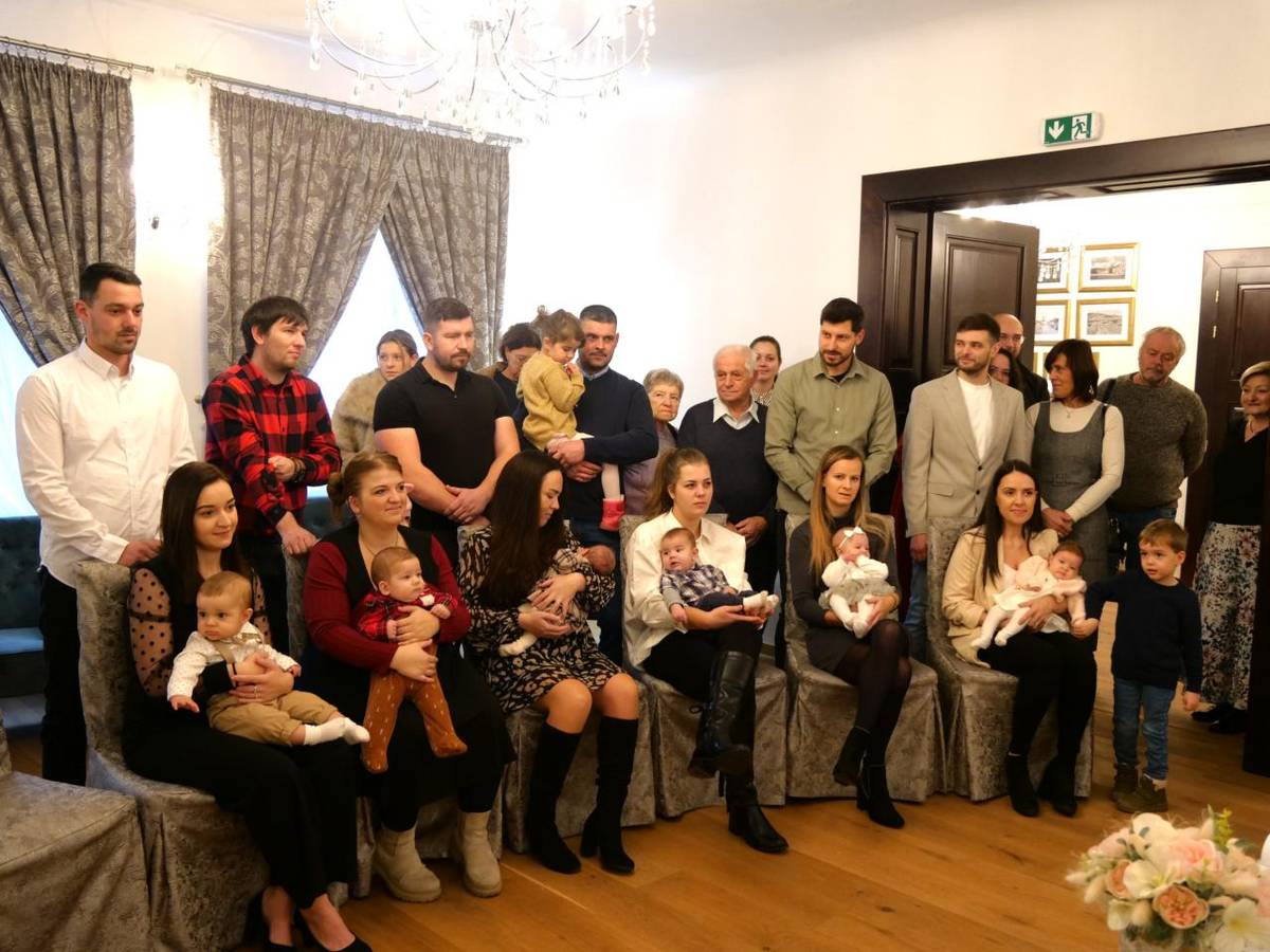 V sobotu 6. prosince 2025 patřila obřadní síň měšťanského domu těm nejmenším – konalo se zde slavnostní vítání nových občánků našeho města.