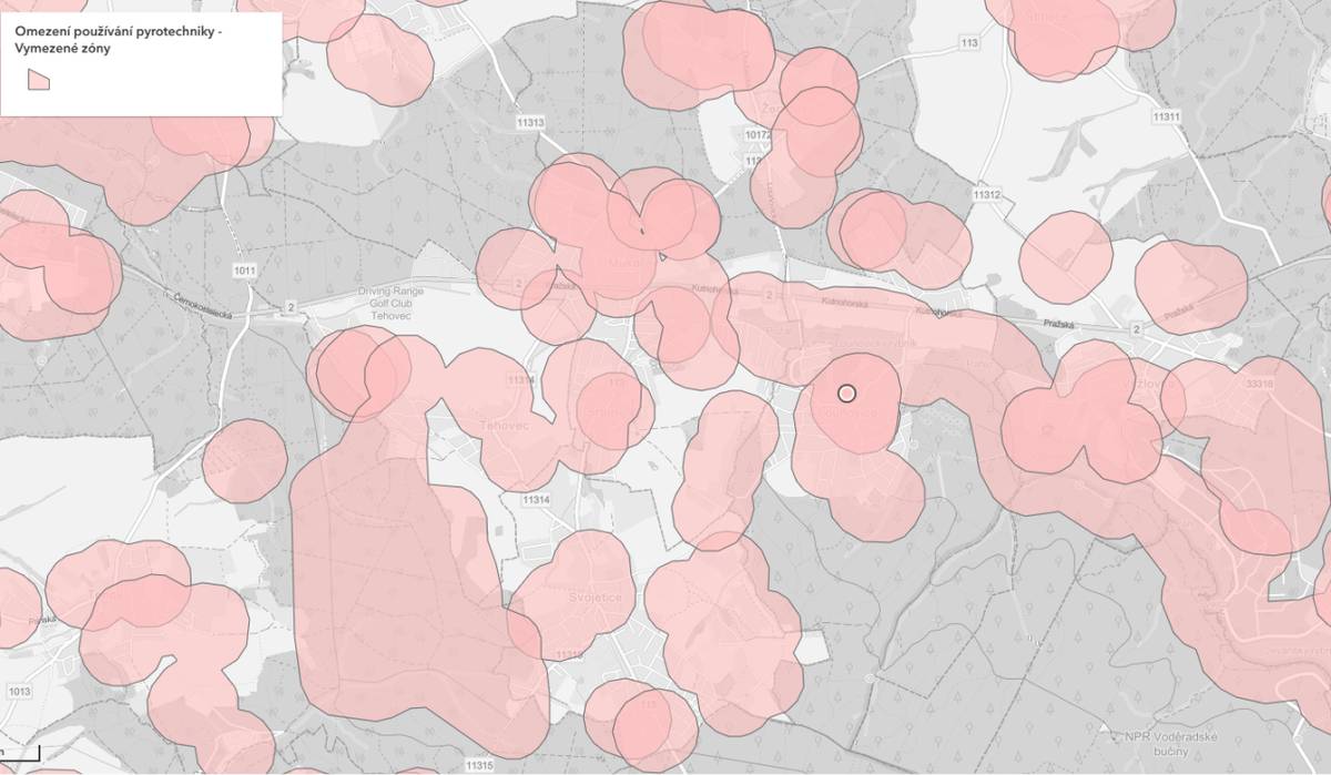 Jistě jste někteří již zaregistrovali, že pro letošní Silvestr (a nejen pro něj) budou platit nová nařízení ohledně ohňostrojů (užívání pyrotechniky). Přinášíme vám znění zákona a také mapu, kde se můžete podívat, jak si stojíme v Louňovicích.