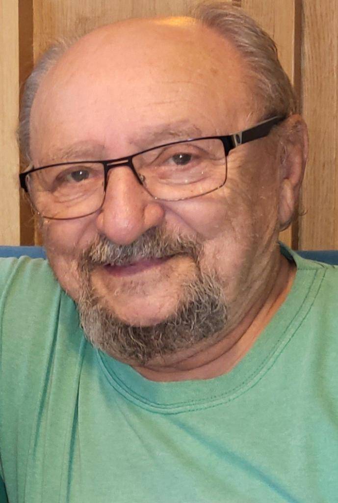 Smútiace rodiny Hrašková, Čemanová, Hudeček a Giesecke s hlbokým žiaľom oznamujú občanom, že dňa 05. decembra 2025 v popoludňajších hodinách ich navždy opustil milovaný manžel, otec, starý a prastarý otec, príbuzný, náš občan Mgr. Ján Hraško vo veku 81 rokov.