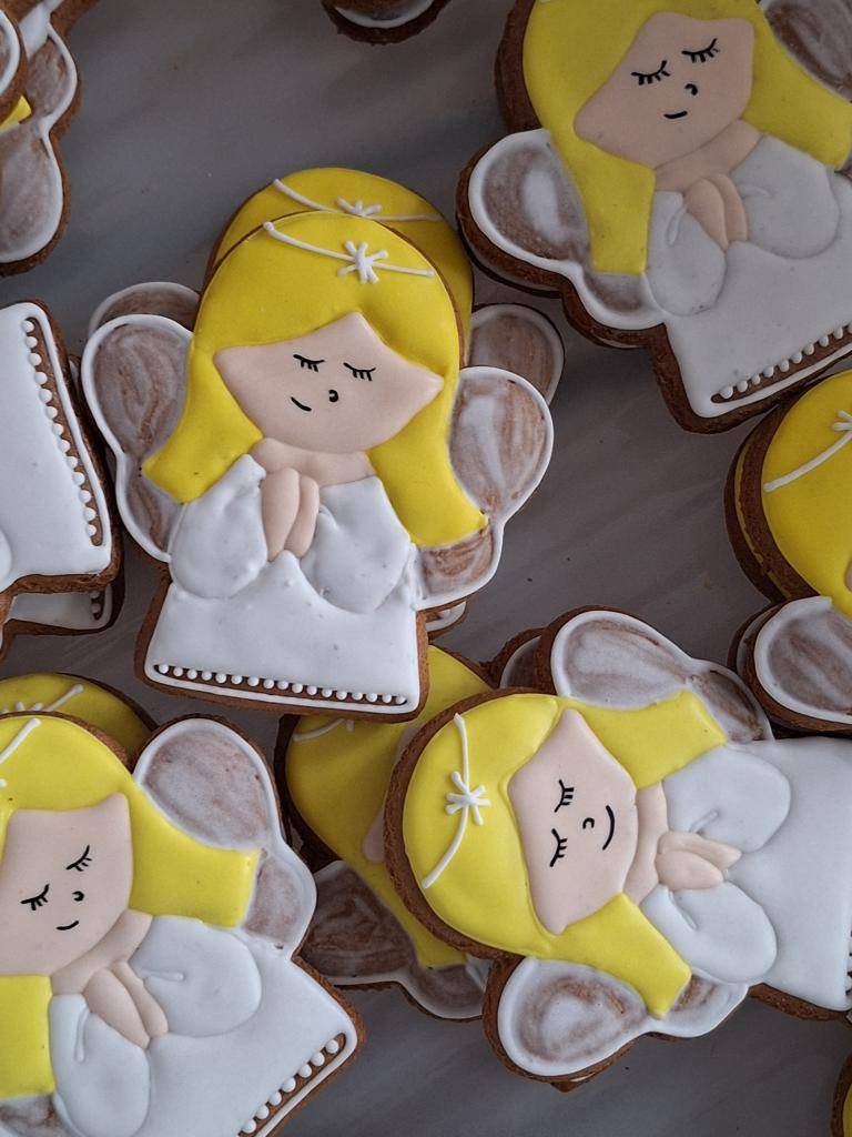 Děkujeme mamince Marunky a Marti za andělské perníčky v den, kdy naděluje dětem Mikuláš. Moc si toho vážíme!