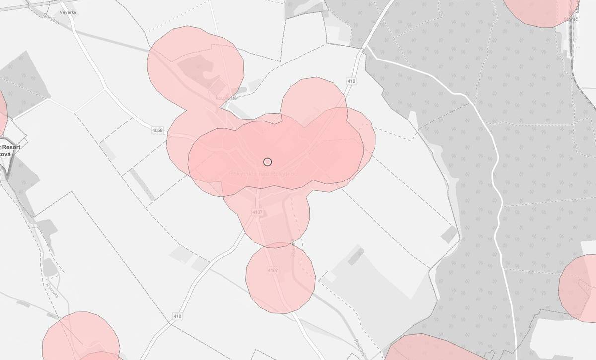 Dle znění zákona č. č. 344/2025 Sb. je zakázáno odpalování pyrotechniky ve vzdálenosti 250 metrů od zařízení se zdravotní lůžkovou péčí, domovů pro seniory nebo pro osoby se zdravotním postižením, denních a týdenních stacionářů, domovů se zvláštním režimem a center denních služeb. Dále se stanovený okruh týká také útulků, záchranných stanic a center, zoologických zahrad a také objektů, které jsou evidovány k chovu zvířat. Výjimku však dle zákona má menší pyrotechnika kategorie F1, jako jsou prskavky, praskací kuličky, trhací provázky a jiné.  Na přiložené mapě můžete vidět stanovené okruhy v Rokytnici nad Rokytnou. Další obce si můžete vyhledat zde https://agrigis.gov.cz/.../apps/instant/basic/index.html...