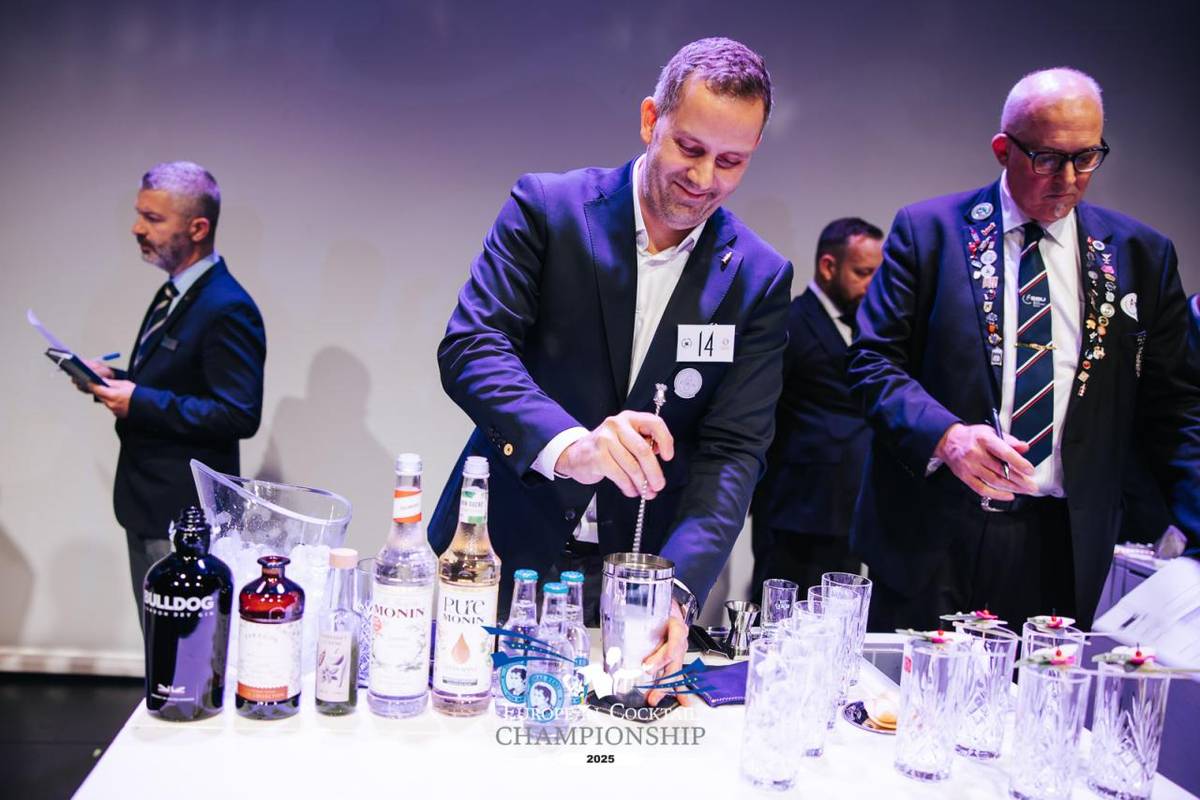 Postřekovský rodák Martin Vogeltanz dosáhl dalšího mimořádného úspěchu. Na European Cocktail Championship 2025 vybojoval titul mistra Evropy.