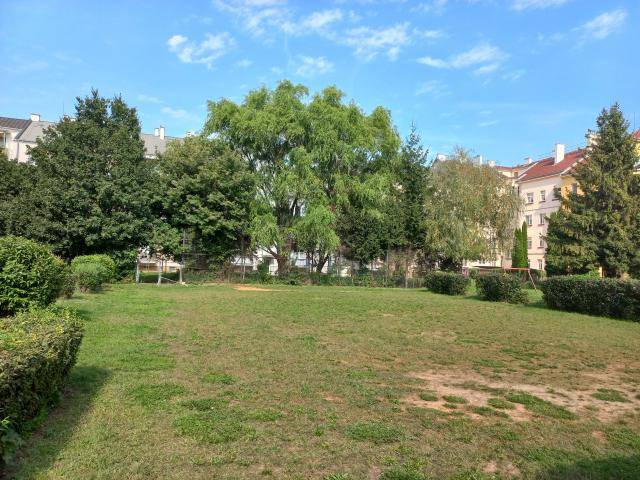 Město Přerov se připravuje na jednu z významnějších investic příštího roku. „Vnitroblok mezi ulicemi Mervartova, Fügnerova, Tržní a nábřežím Dr. Edvarda Beneše se dočká rozsáhlé revitalizace, která přinese moderní vzhled, více zeleně a lepší podmínky pro život obyvatel,“ uvedl náměstek primátora Tomáš Navrátil. Rada města doporučila zastupitelstvu schválit záměr zadat veřejnou zakázku na stavební práce a současně navrhla úpravu rozpočtu, aby bylo možné projekt financovat.                               Číst dál...