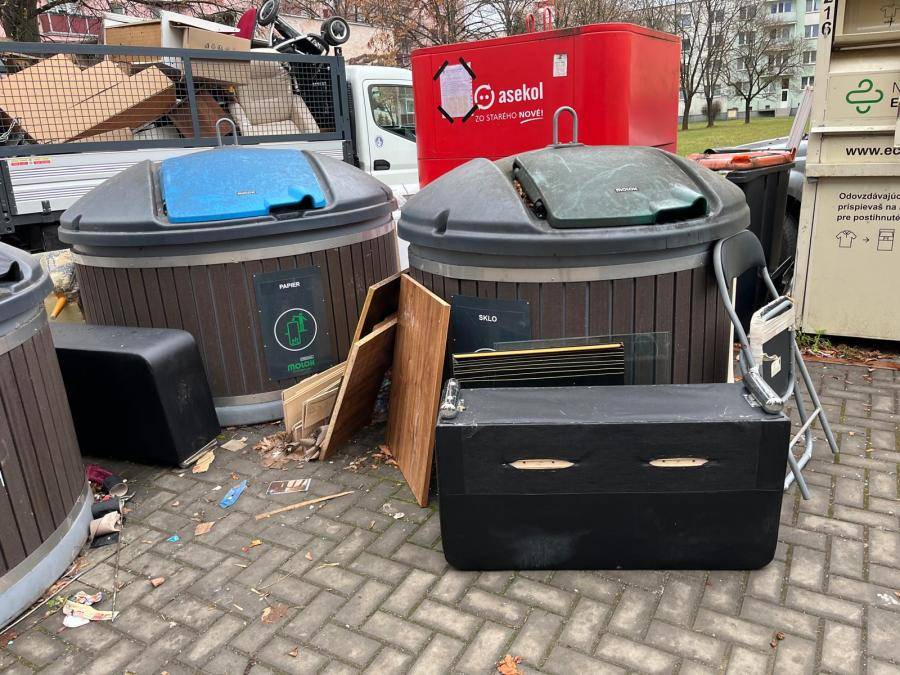 Blíži sa vianočný čas – obdobie, kedy mnohí z nás upratujú svoje domovy a pripravujú sa na sviatky. Nezabúdajme však ani na svoje okolie. Problematika...