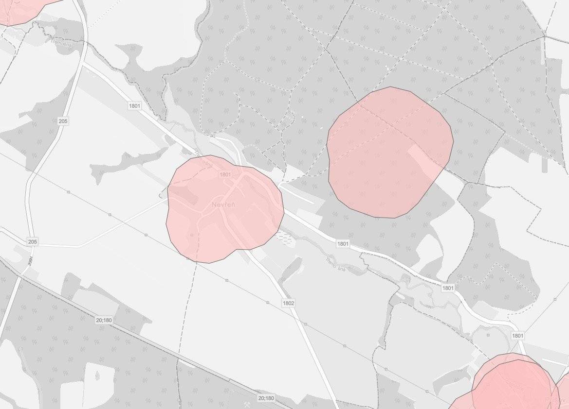 Od 1. prosince 2025 vstoupila v platnost novela Zákon č. 206/2015 Sb. o pyrotechnických výrobcích a zacházení s nimi (v novém znění Zákon č. 344/2025 Sb.). Týkají se většiny výrobků, s výjimkou nejméně nebezpečné pyrotechniky kategorie F1, například prskavek.  Co to znamená v praxi? Při nákupu pyrotechniky si dejte pozor, kde a co kupujete – stánky a trhy už nejsou povolené. Pokud plánujete ohňostroj, zkontrolujte, zda nejste v ochranném pásmu 250 m od citlivých míst (nemocnice, útulek, zoo, chovy apod.) - viz mapová aplikace omezení pyrotechniky ke stažení  ZDE Mapa obsahuje zóny, ve kterých je zakázáno zacházet s pyrotechnickými výrobky s výjimkou kategorie F1 podle § 35b zákona č. 344/2025 Sb., do které spadají velmi málo nebezpečné výrobky, prodejné osobám starším 15 let. Je třeba dodržet bezpečnou vzdálenost od hořlavých materiálů a lidí zpravidla minimálně 1 metr (Na bezpečnou vzdálenost nesmí úroveň hluku přesáhnout 120 dB). Nepatří sem petardy, baterie petard, zábleskové petardy a baterie zábleskových petard. Bouchací kuličky nesmí obsahovat víc než 2,5 mg třaskavého stříbra. Patří sem i výrobky, které lze za dodržení návodu použít pouze uvnitř obytných budov. Obec Nevřeň žádnou speciální vyhlášku na omezení pyrotechniky nemá - rozhoduje platná legislativa vč. zón vymezených v mapové aplikaci.