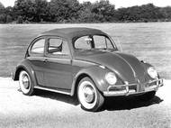 Americký model poznáme nejen podle typické registrační značky. Malý volkswagen se tam nabízel s bělobokým obutím, spoustou chromu a kvalitním čalouněním