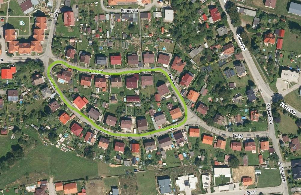 Dovolujeme si Vás požádat o součinnost. Ve dnech 11. a 12.12. bude probíhat asfaltový postřik a následná finální pokládka asfaltového povrchu v ulici Okružní a části ulice Luční. Prosíme, v těchto dnech NEPARKUJTE vozidla a NEVSTUPUJTE na čerstvý postřik asfaltu. Hrozí znečištění karoserie vozidel, případně obuvi a oblečení. Děkujeme za spolupráci.