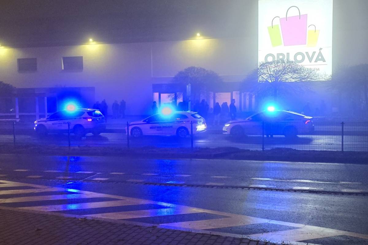 Díky dobré spolupráci orlovských a bohumínských strážníků se podařilo zadržet dva muže, kteří jednu listopadovou neděli ukradli v supermarketu v ulici F. S. Tůmy zboží za téměř 6 tisíc korun. Popis osob a auta, kterým z místa krádeže odjeli do jiného města, a další zjištěné skutečnosti pomohly městské policii vystopovat pachatel...