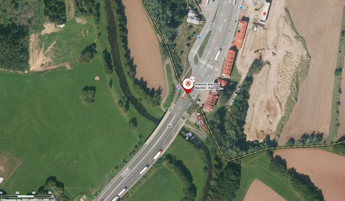 Sdělení města Náchod. Z důvodu kácení dřevin bude v termínu od 15. prosince do 19. prosince 2025 uzavřena cyklostezka č. 22 u hranic s Polskem. Uzavírka se týká i pěších. Objízdná a obchůzdná trasa bude vyznačena po Malém Poříčí.