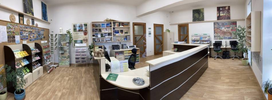 do obřadní síně v prvním patře městského úřadu (dveře č. 222).