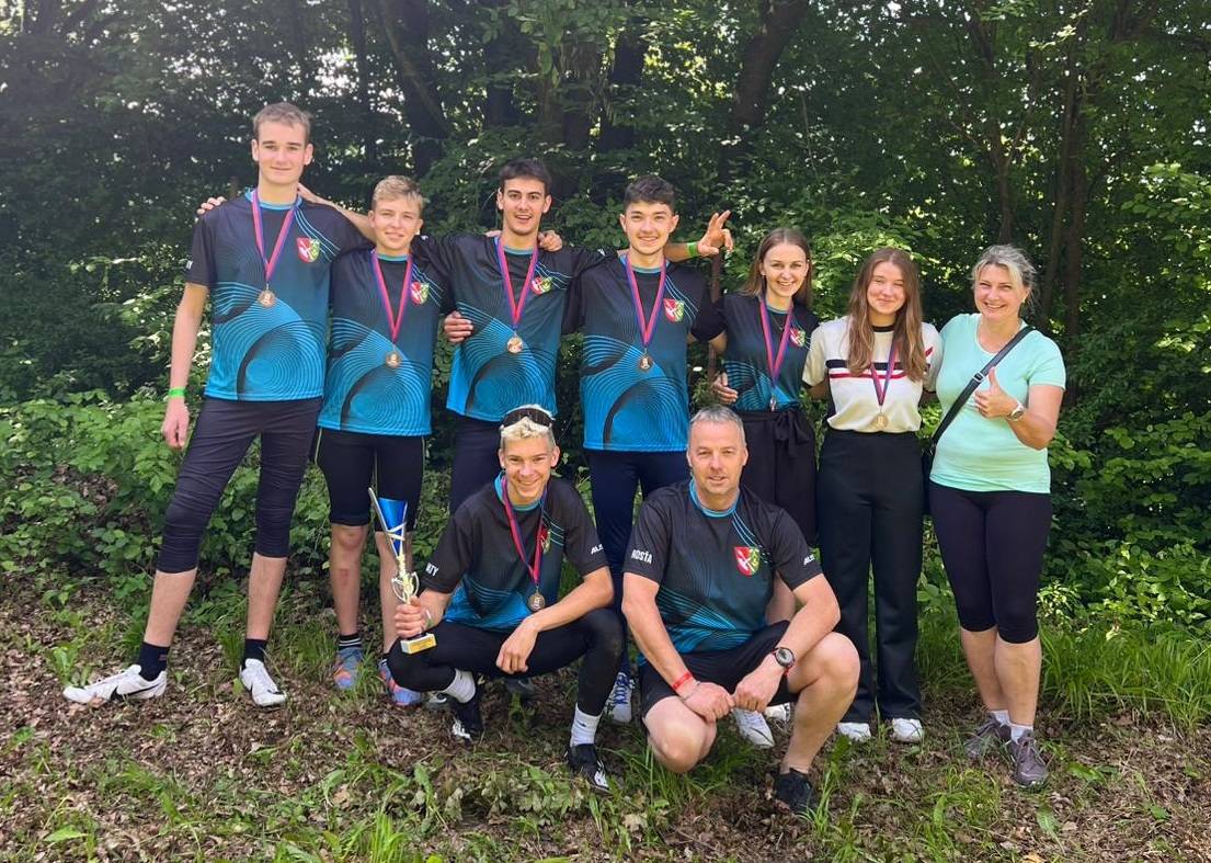 Srdečně gratulujeme panu Rostislavu Vaňkovi k významnému ocenění, které mu bylo uděleno radními Zlínského kraje za jeho dlouhodobou a obětavou činnost v řadách Sboru dobrovolných hasičů Návojná.