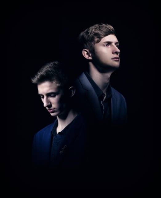 Už zítra, ve čtvrtek 11. 12. v 17 hodin se v MKS na Ptačině koná koncert bratrů Hradeckých. V Adamově zazní pestrý program složený z klasických i autorských skladeb, doplněný o nejznámější české vánoční písně, které navodí sváteční atmosféru a potěší posluchače všech generací.