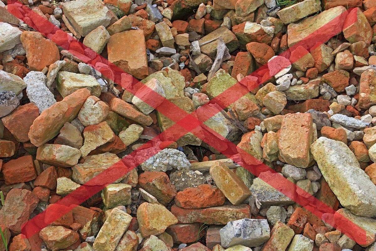 Od středy 10. 12. se v našem sběrném místě ve Všerubech dočasně zastavuje příjem stavebního odpadu (sutě) od občanů. Důvodem je aktuální odstávka skládky Chotíkov. Děkujeme za pochopení a o obnovení příjmu (pravděpodobně leden 2026) budeme včas informovat.