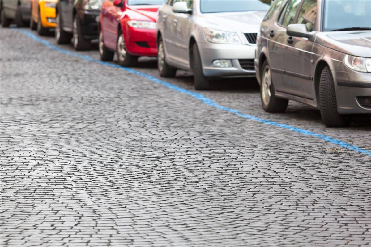 Od 22. 12. 2025 do 2. 1. 2026 bude ve  smíšených/fialových  a  návštěvnických/oranžových  parkovacích úsecích omezena maximální cena  za každé započaté stání v délce nepřesahující 24 hodin  (změna ...