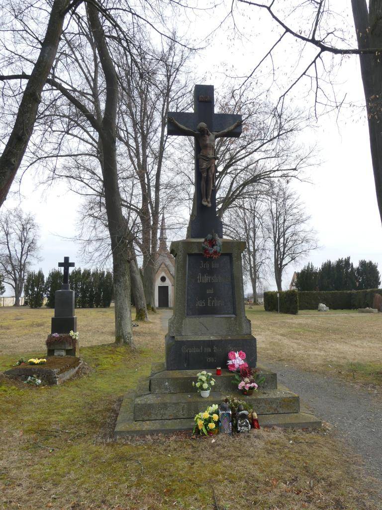 Dne 4. 12. byla započata dlouho očekávaná akce s názvem Obnova centrálního kříže na hřbitově, který se po dokončení restaurátorských prací opět stane důstojným památníkem všech zemřelých. Akce je spolufinancována Evropskou unií v rámci programu Strategického plánu Společné zemědělské politiky.