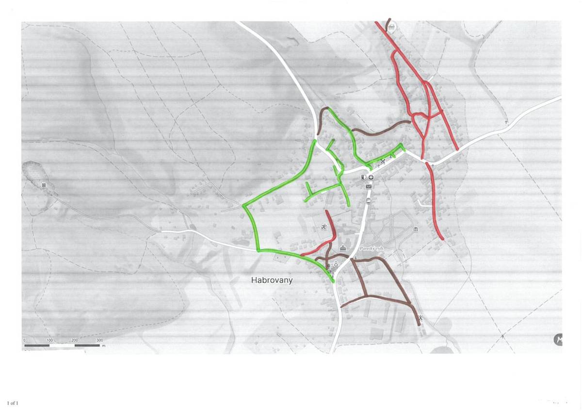 Obec Habrovany je vlastníkem místních komunikací v katastrálním území 636401, jejichž přehled je evidován v pasportu místních komunikací. Obec Habrovany zajišťuje zimní údržbu vlastní technikou, kterou obsluhují zaměstnanci.