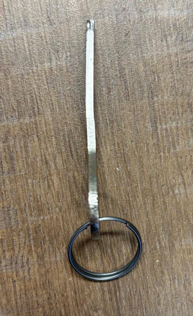 Dnes ve čtvrtek 11. prosince 2025 byl v centru obce nalezen bezpečnostní klíč.  Majitel si ho může vyzvednout v kanceláři obecního úřadu ve Vřesině.