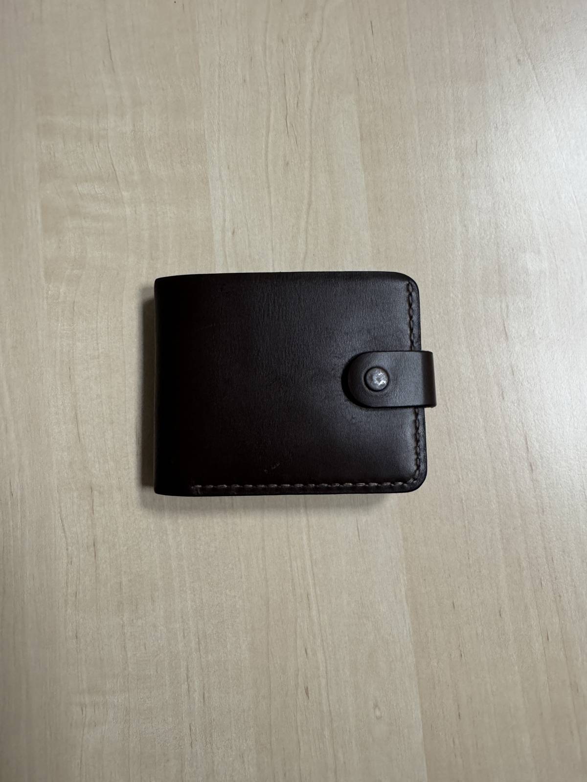 V podvečer 11.12.2025 se našla peněženka před Střední školou stavebních řemesel, Pražská 636/38b 👛  Peněženka bude k vyzvednutí na sekretariátu ÚMČ Brno-Bosonohy, Bosonožské nám. 1, 642 00 Brno.‼️