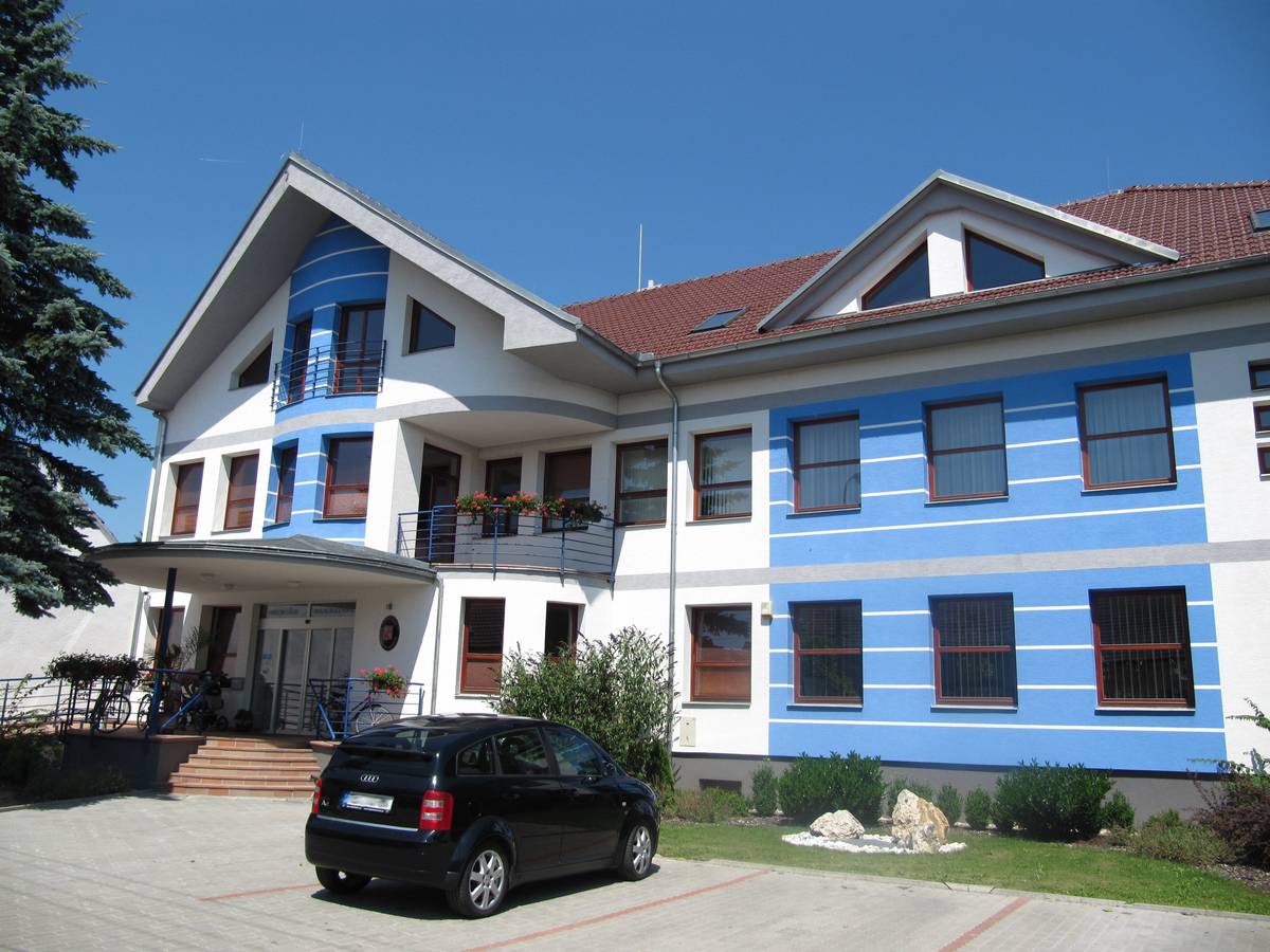 22.12.2025                otevřeno od  8.00 -11.30 a 12.00 – 17.00 hod. 23.12.2025                otevřeno od   8.00 -11.30 hod. 24.12.-28.12.2025           zavřeno 29.12.2025                otevřeno od 8.00 -11.30 a 12.00– 17.00 hod. 30.12.2025                otevřeno od 8.00 -11.30 hod. 31.12.2025 – 1.1.2026 zavřeno 2.1.2026                    otevřeno od 7.00 – 12.00 hod.