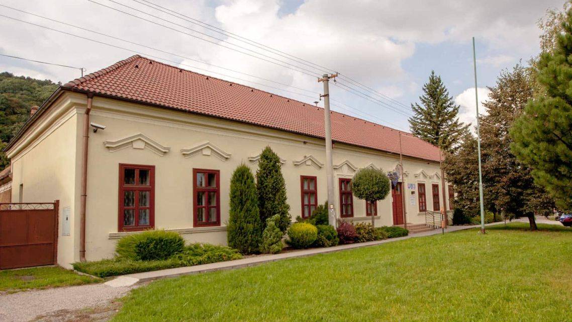 Upozorňujeme občanov, že Obecný úrad Smolenice bude od pondelka 22. decembra 2025 do utorka 6. januára 2026 zatvorený.