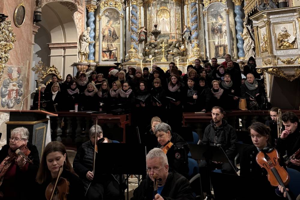 Přijďte prožít kouzelnou vánoční atmosféru při interpretaci nejznámější české vánoční mše. Na koncertě vystoupí pěvecké sbory Českolipský Evergreen, Pěvecký sbor Úštěk, ...