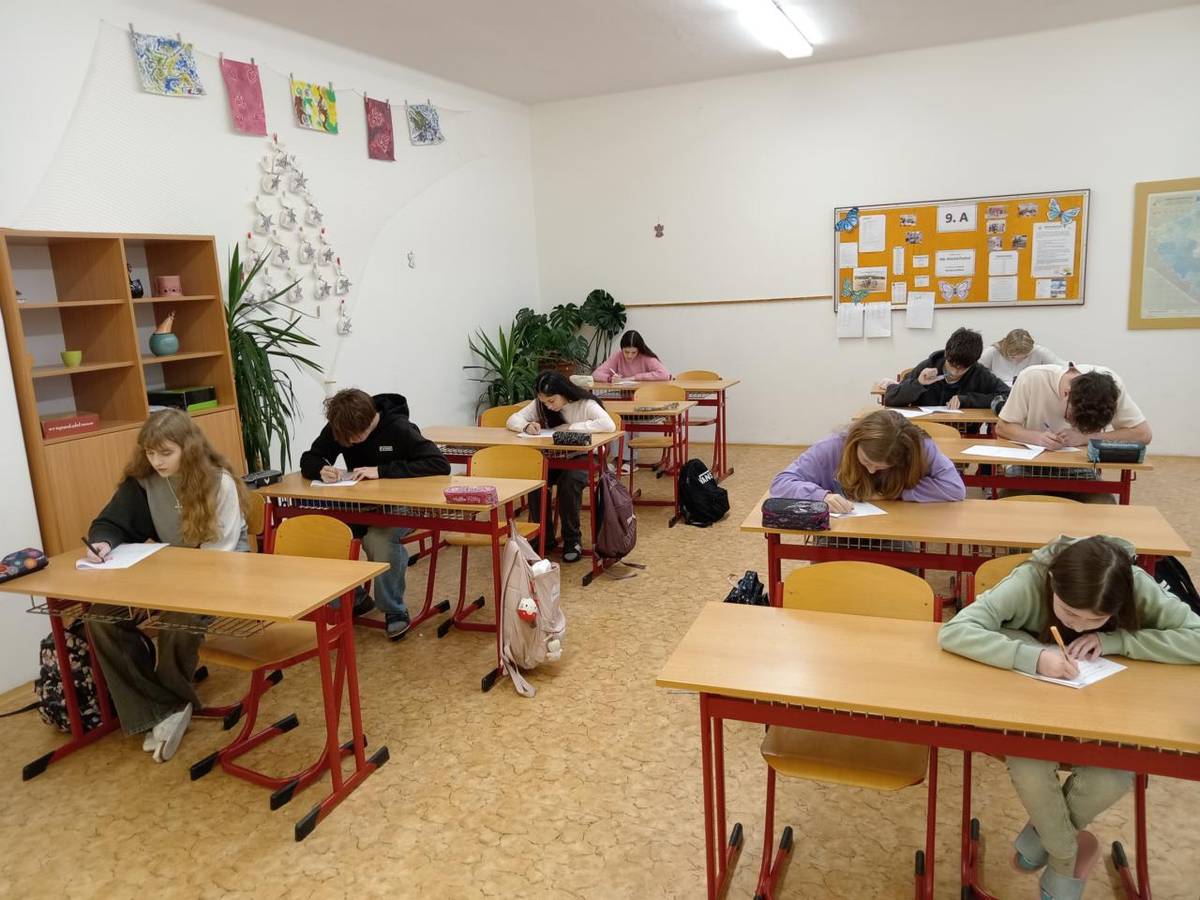 V pátek dne 5. prosince proběhlo školní kolo 52. ročníku Olympiády z českého jazyka.