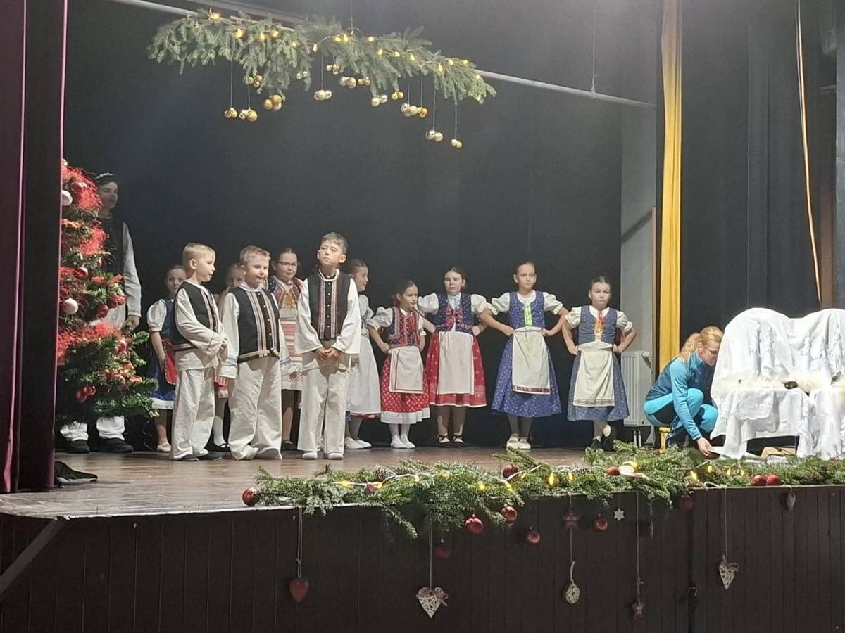 V sobotu 13. decembra 2025 sa v Župkove konali vianočné trhy so zaujímavým kultúrno-spoločenským programom. Na akcii vystúpili mladí umelci zo Základnej školy s materskou školou Miroslava Bielika, ktorí prispeli k vianočnej atmosfére svojimi vystúpeniami.
