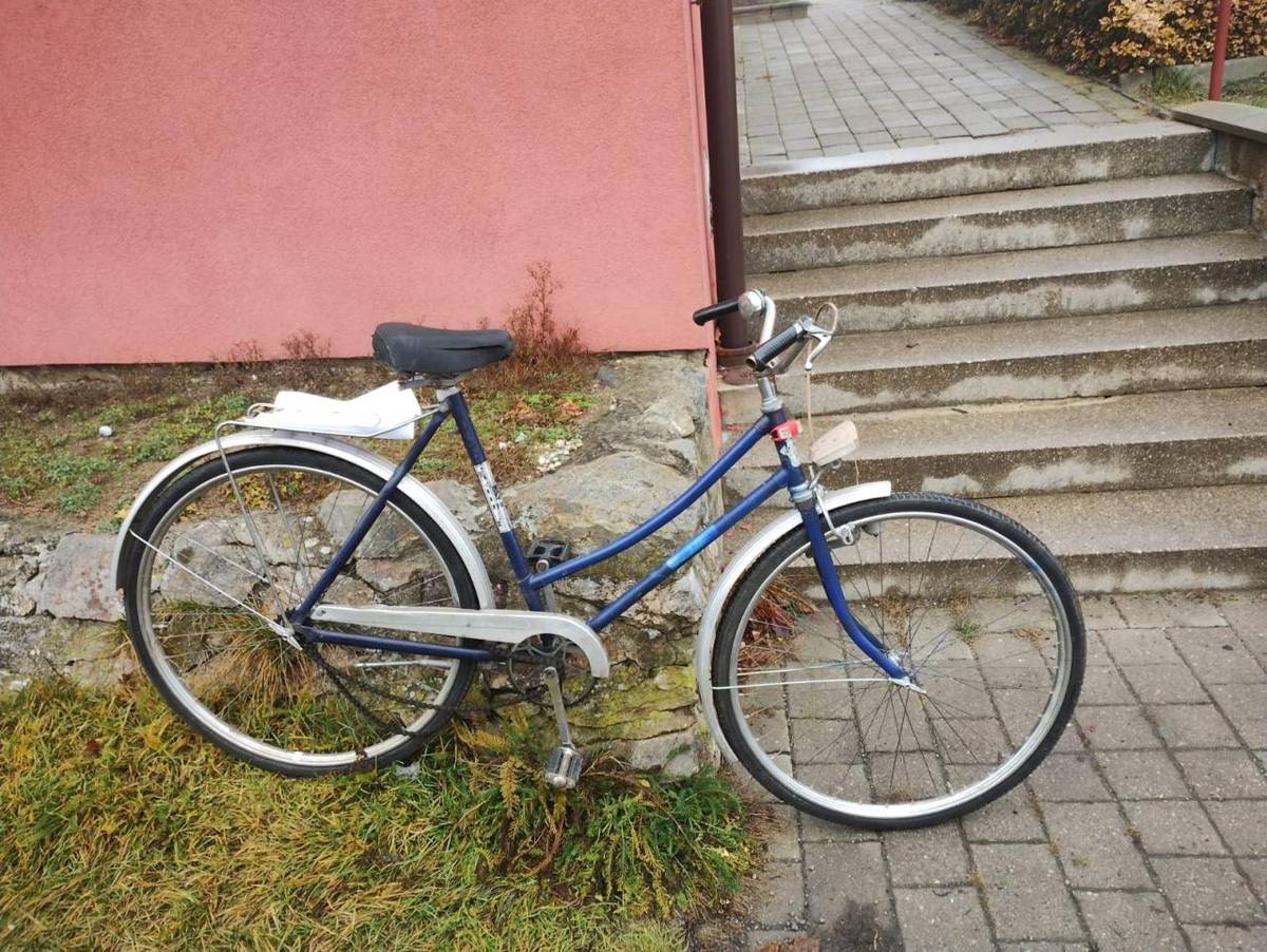 V katastru obce Řípec, lokalita U Sloupu, bylo nalezeno dámské kolo značky Velamos - Eska modré barvy. Majitel si ho může vyzvednout u starosty obce.