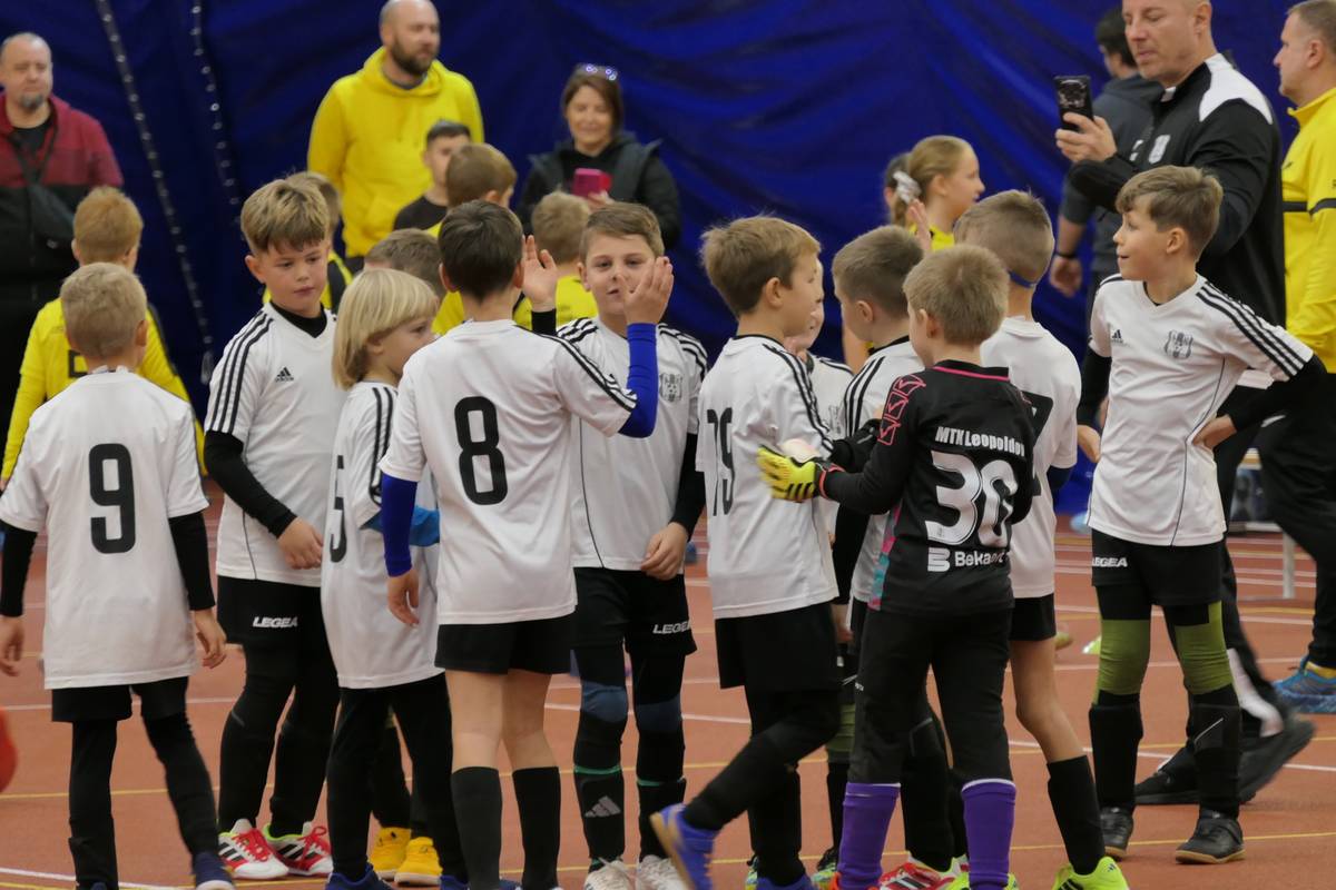 Klub MTK Leopoldov v spolupráci s mestom Leopoldov v nedeľu 14. 12. 2025 zorganizovali 4. ročník Mikulášskeho turnaja prípraviek U9, na ktorom sa okrem domáceho tímu MTK Leopoldov zúčastnili družstvá TJ Slovan Červeník, OFK Kľačany a OŠK Prašník⚽️