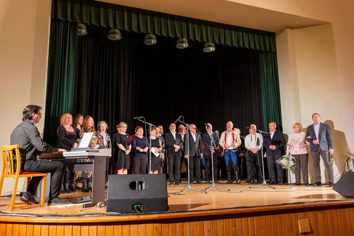 Obec Šumice srdečně zve na VÁNOČNÍ BENEFIČNÍ KONCERT, který se uskuteční v sobotu 20.12.2025 v 16.00 hodin v kulturním domě. Od 15.20 hod. koncertuje DH Olšavanka.