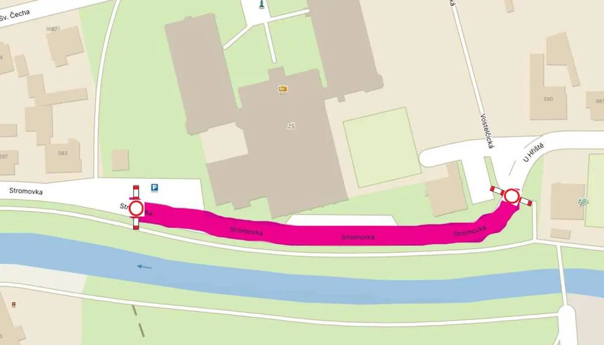 Uzavírka provozu na místní komunikaci ul. Stromovka v úseku okolo sportovní haly v Chocni.