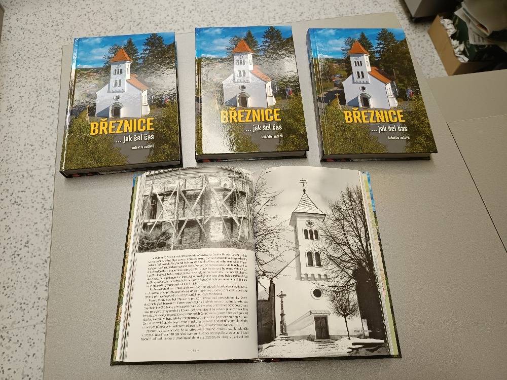 Obec Březnice vydala knihu o obci:  Březnice ... jak šel čas   Je možné ji získat v ceně 300,- Kč - na OÚ v úředních hodinách :-)