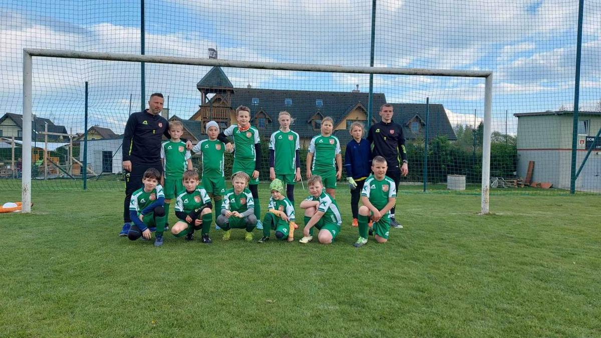 Futbalový turnaj U 11 – Veľká Lomnica  V sobotu 27.4.2024 sa naši futbalisti z U11 predstavili na prvom turnaji vo Veľkej Lomnici. Odohrali sme výborné zápasy, v ktorých sme raz vyhrali, raz prehrali a raz remizovali