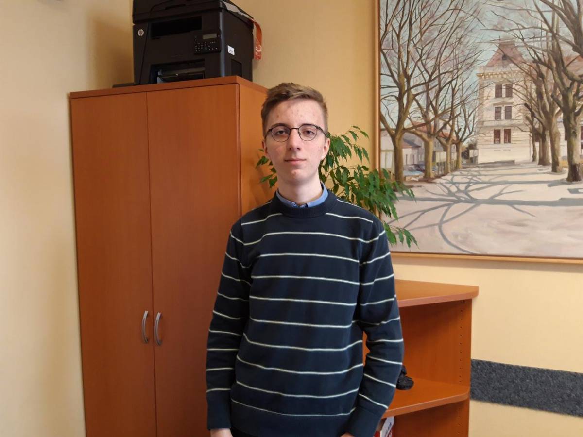 Krásného výsledku dosáhl náš student Denis Hencovský, když se umístil na prvním místě v olympiádě z anglického jazyka. Blahopřejeme a držíme palce v krajském kole, které se uskuteční 20. března 2025.