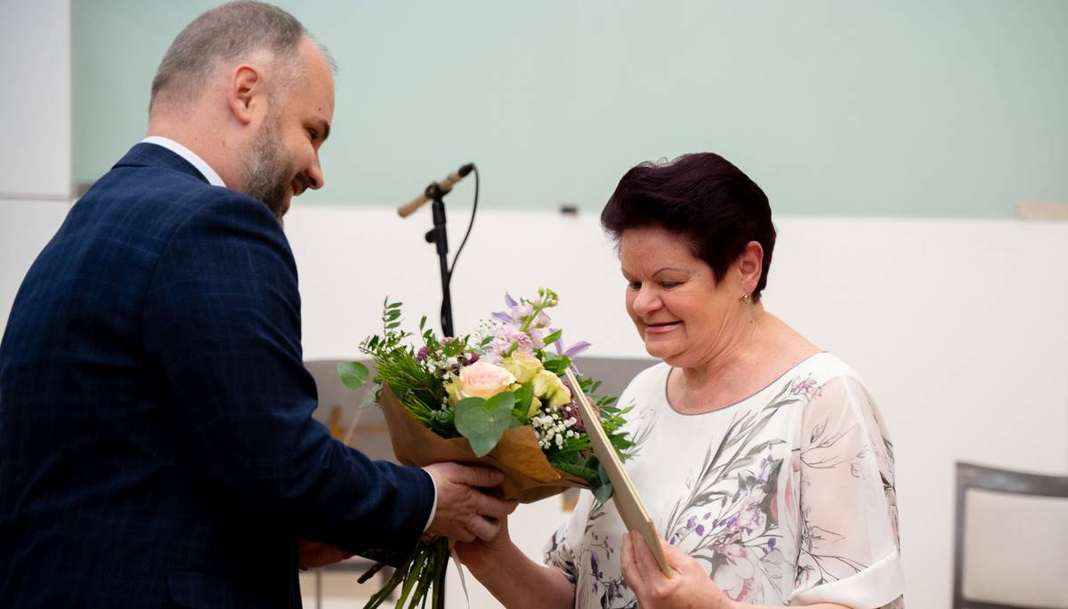 Zlín – Město Zlín letos ocenilo titulem Zlínský anděl 2025 pět výjimečných žen, které pracují v oblasti sociálních služeb. Na slavnostním aktu, který se konal v obřadní síni zlínské radnice, převzaly ocenění z rukou náměstka primátora města Zlína Vojtěcha Volfa.