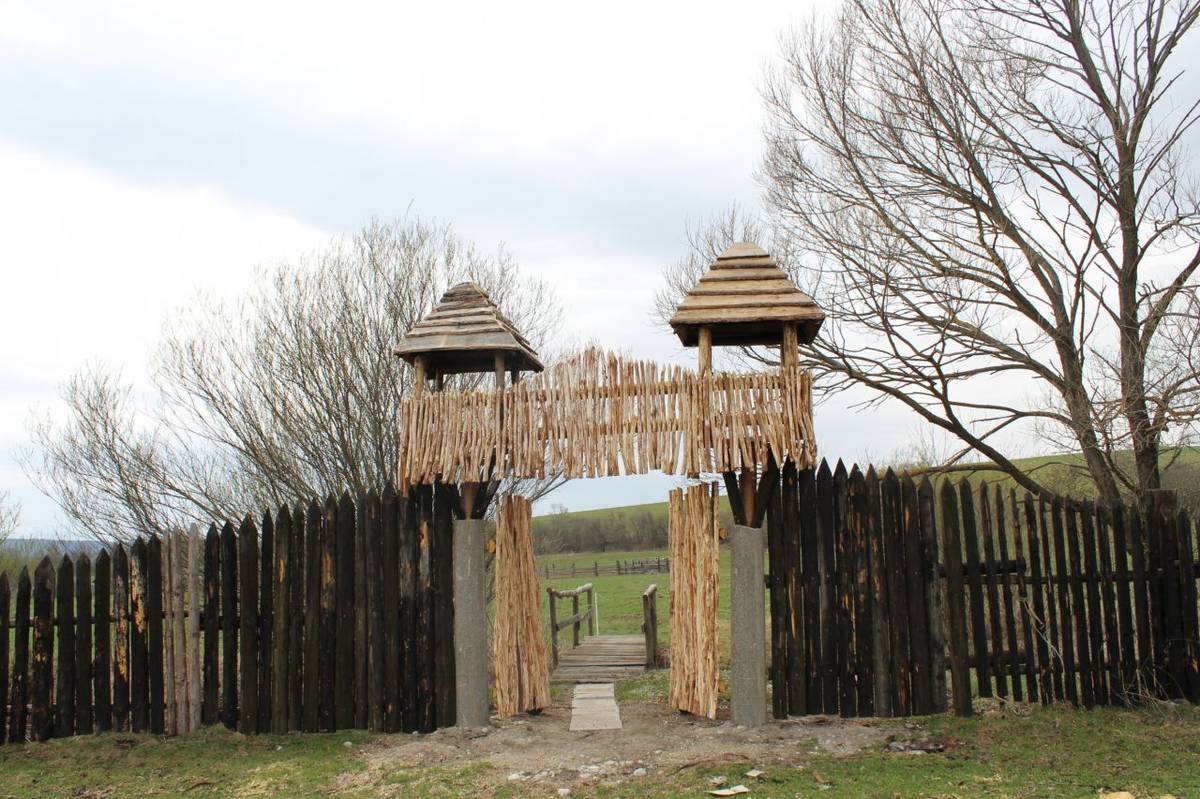 Vstupná brána bola opravená v roku 2017