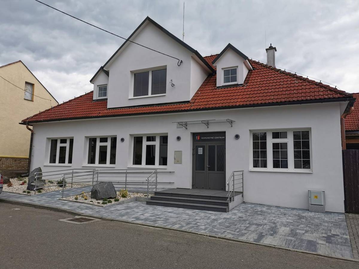 Slavnostní otevření Komunitního centra v Neubuzi se koná v sobotu 30.října v 16 hod. Čeká nás svěcení KC, vystoupení dětí, výstava obrazů malířky René, výstava činnosti KŠ SOVA, pohoštění, cimbálová muzika Korečnica. Těšíme se na Vás.  Akce "Občerstvení sami sobě" viz níže.