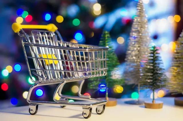 Potraviny U lípy oznamují občanům možnost objednávky potravin na vánoční svátky. K vyzvednutí 23.12. a 30.12.