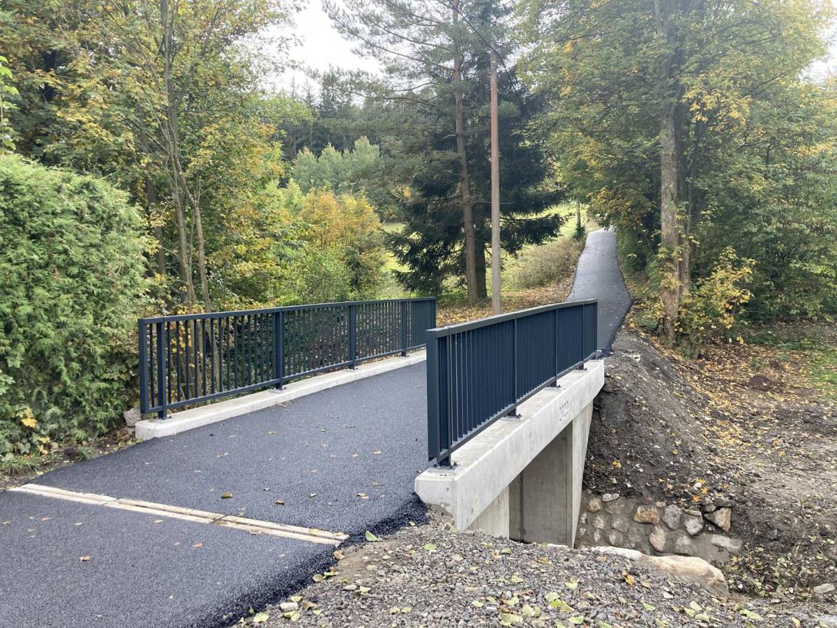 Celkové náklady činily 2 890 168 Kč, z toho dotace z Ministerstva pro místní rozvoj z programu Podpory rozvoje regionů činila 2 011 969 Kč.