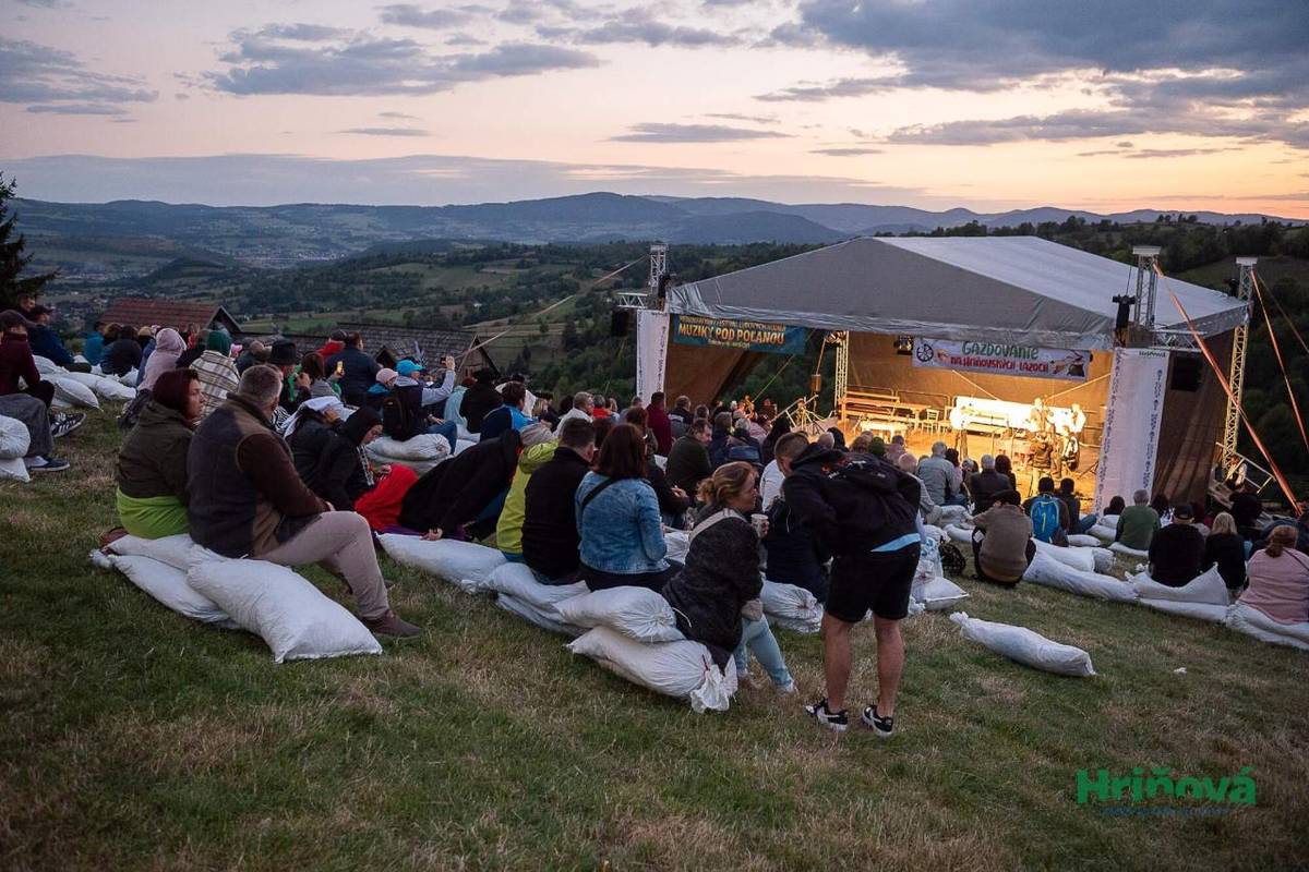 Medzinárodný festival ľudových hudieb Muziky pod Poľanou 2025 je úspešne za nami! Ďakujeme vám všetkým, ktorí ste prišli a vytvorili nezabudnuteľnú atmosféru pod majestátnou Poľanou v dňoch 23. a 24. augusta 2025.