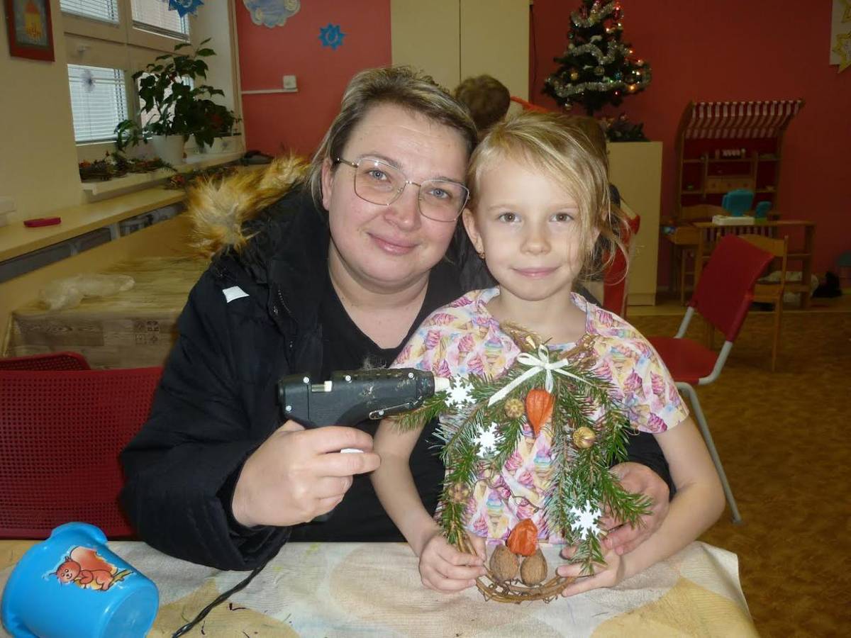 Vánoční čas se vyznačuje klidem, láskou, vyzdobováním domovů. Na Ježíška se společně těší děti,rodiče i prarodiče.