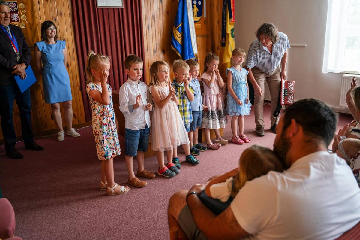 Foto z vítání občánků a 18-ti letých dne 16.6. 2024