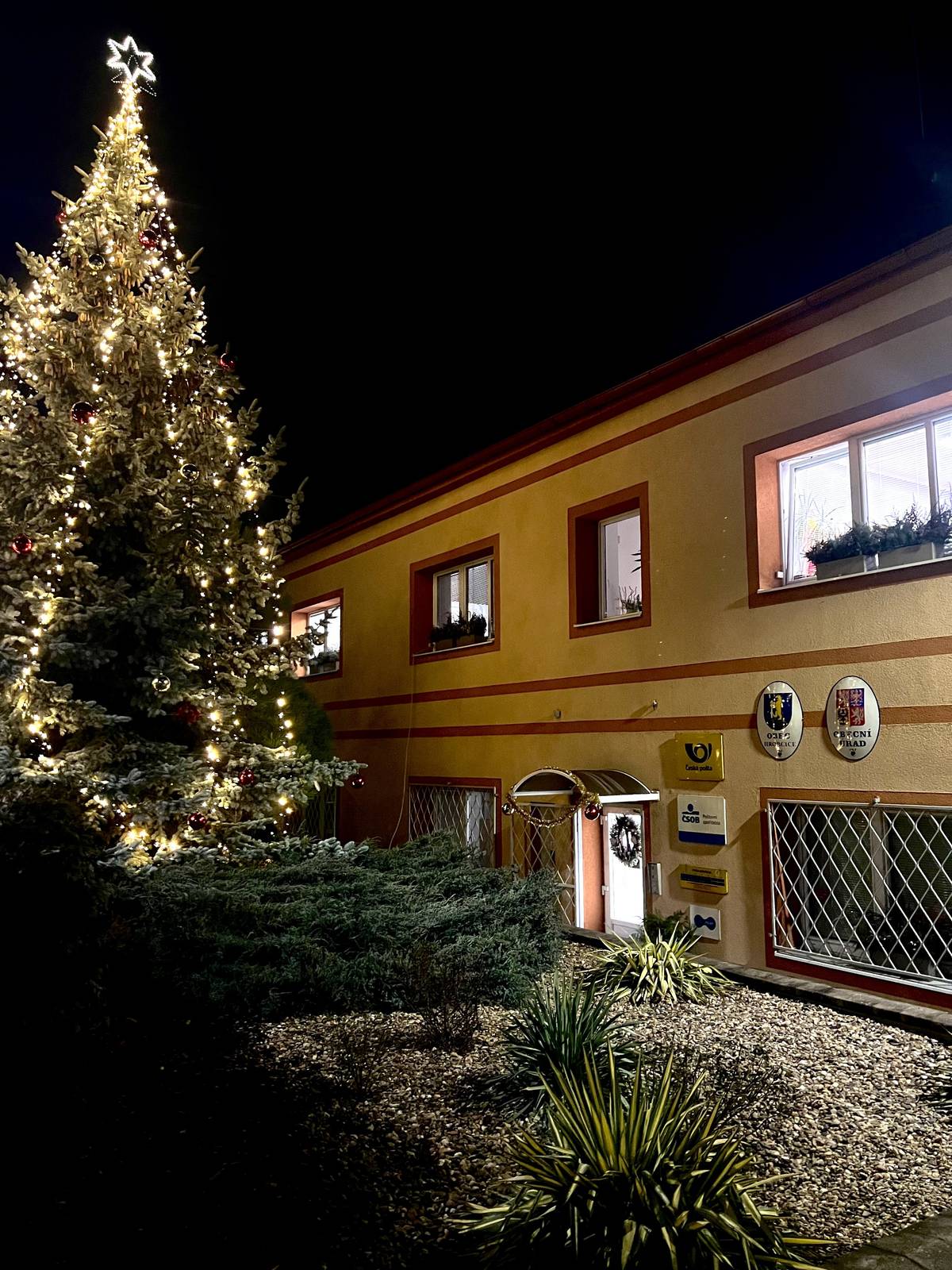 Vážení občané, zítra 19.12.2025 bude Pošta Hrobčice otevřena pouze od 7.30 do 10.30h. Děkujeme za pochopení.