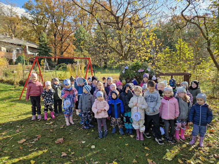 7.11. jsme se s dětmi rozloučili se zahrádkou a uspali naše broučky k zimnímu spánku.